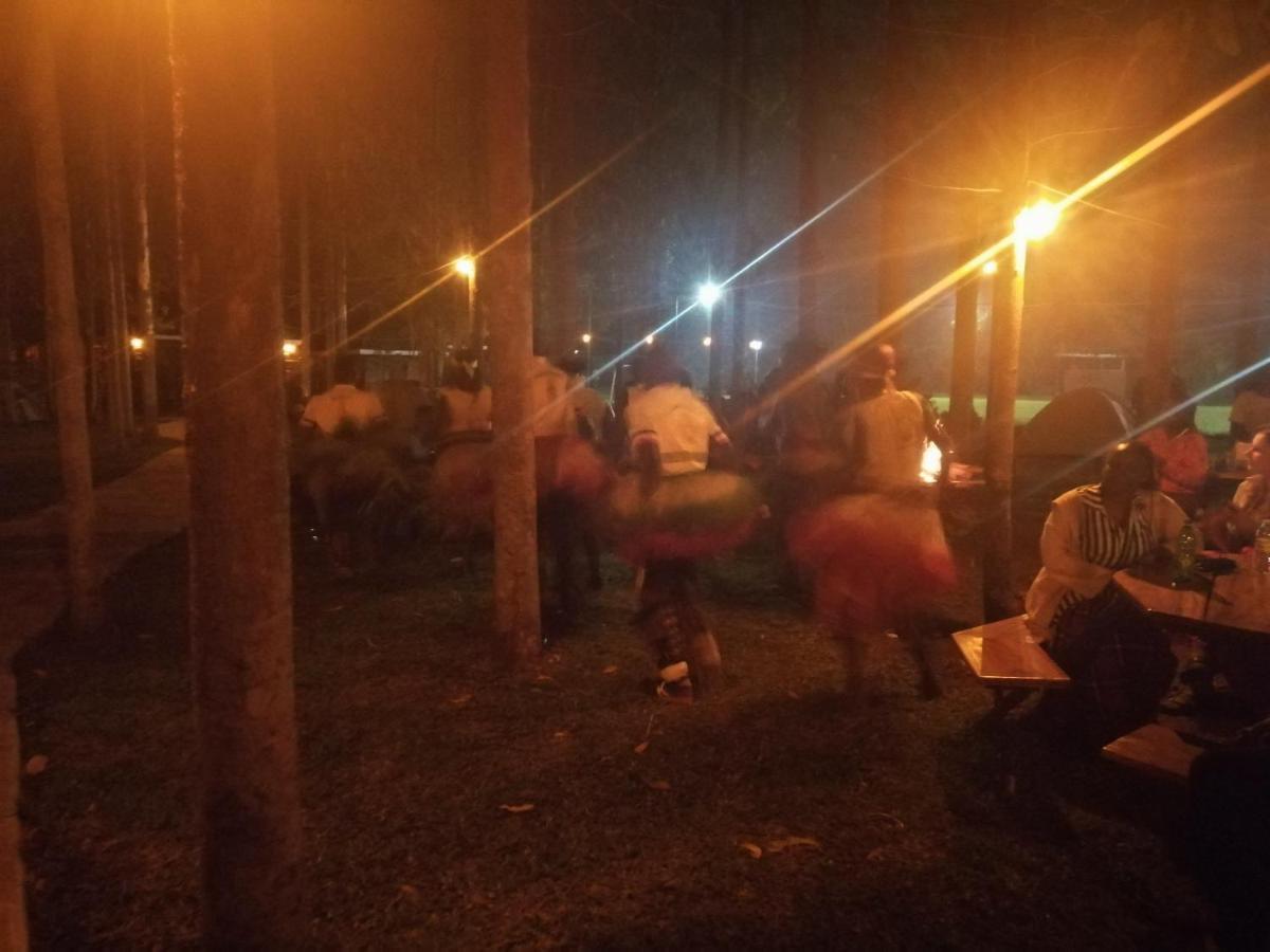 Murchison Backpackers Masindi Экстерьер фото