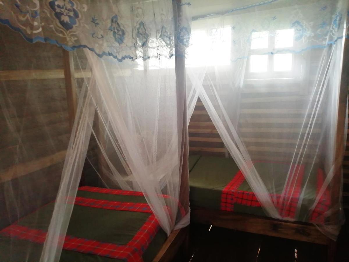 Murchison Backpackers Masindi Экстерьер фото