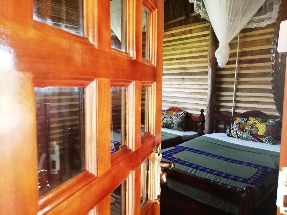 Murchison Backpackers Masindi Экстерьер фото