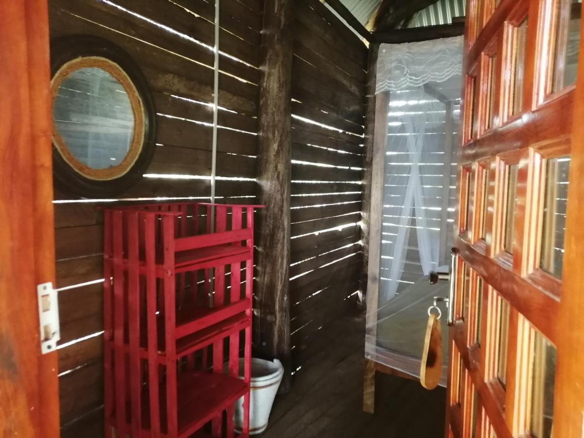 Murchison Backpackers Masindi Экстерьер фото