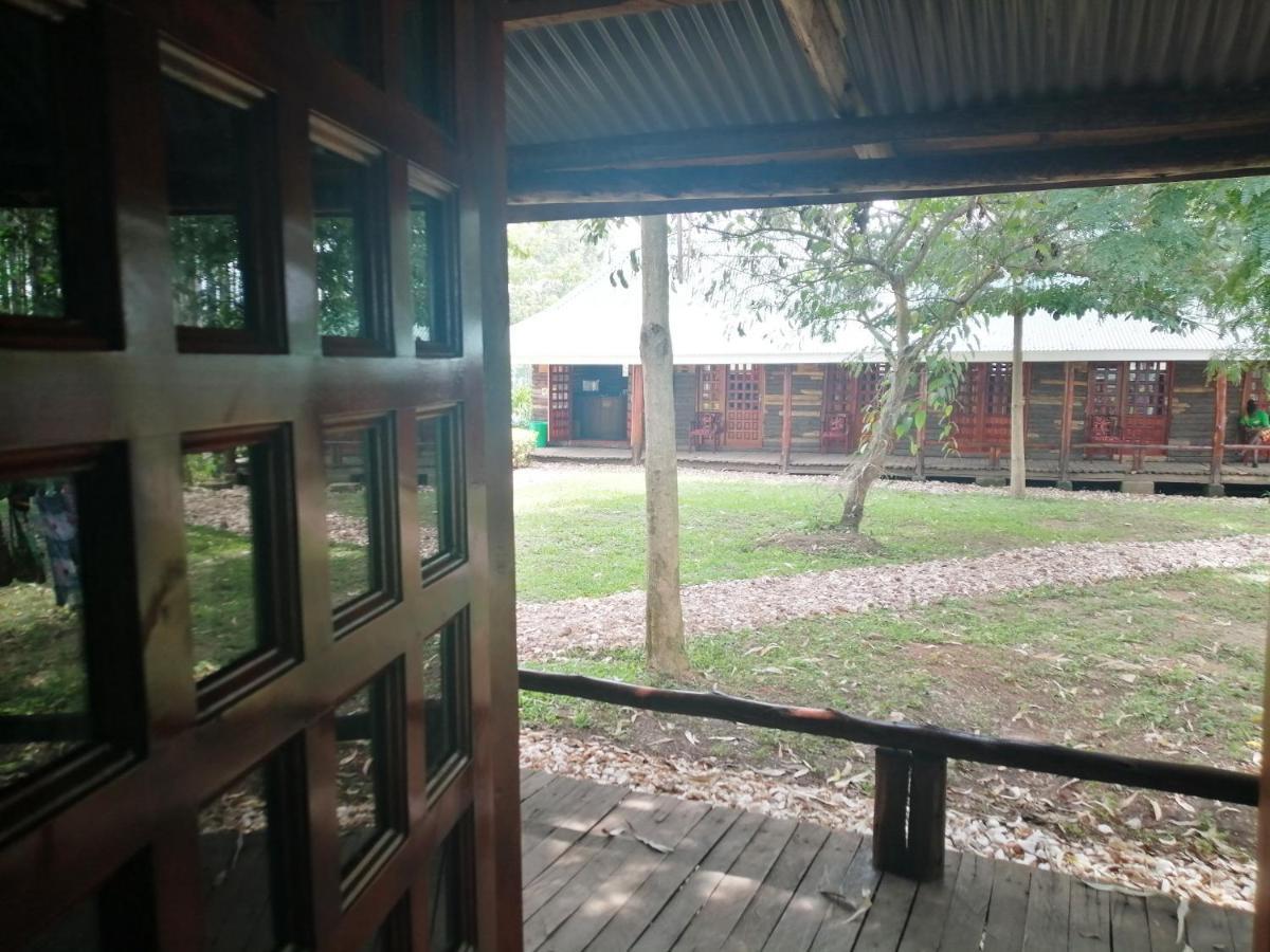 Murchison Backpackers Masindi Экстерьер фото
